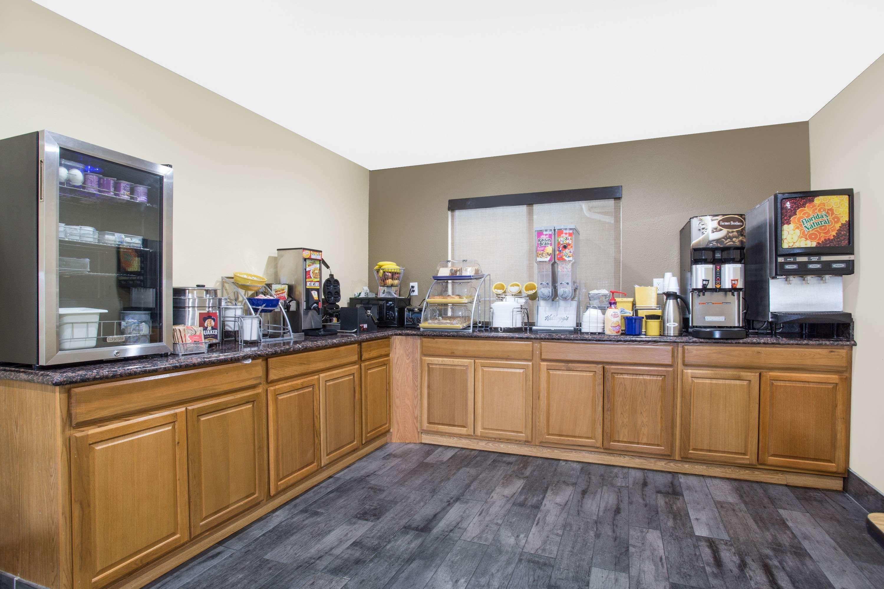 Days Inn By Wyndham North Platte Ngoại thất bức ảnh